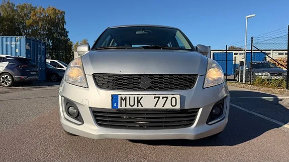 Suzuki Swift 2013 photo 2