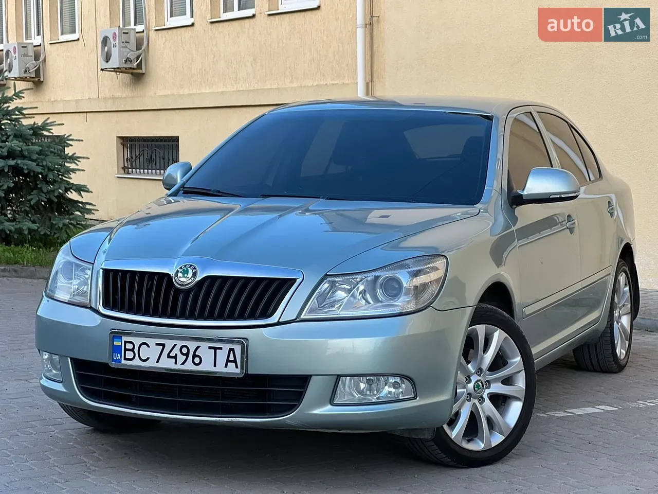 Skoda Octavia 2012 photo 5