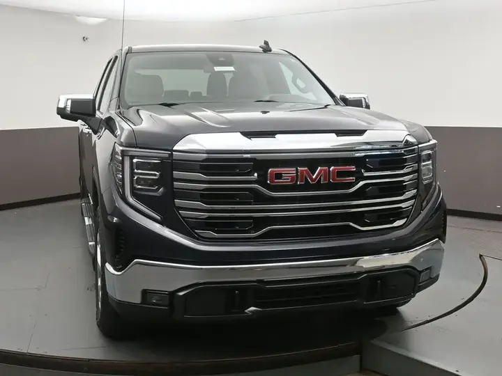 GMC Sierra 2024 photo 2