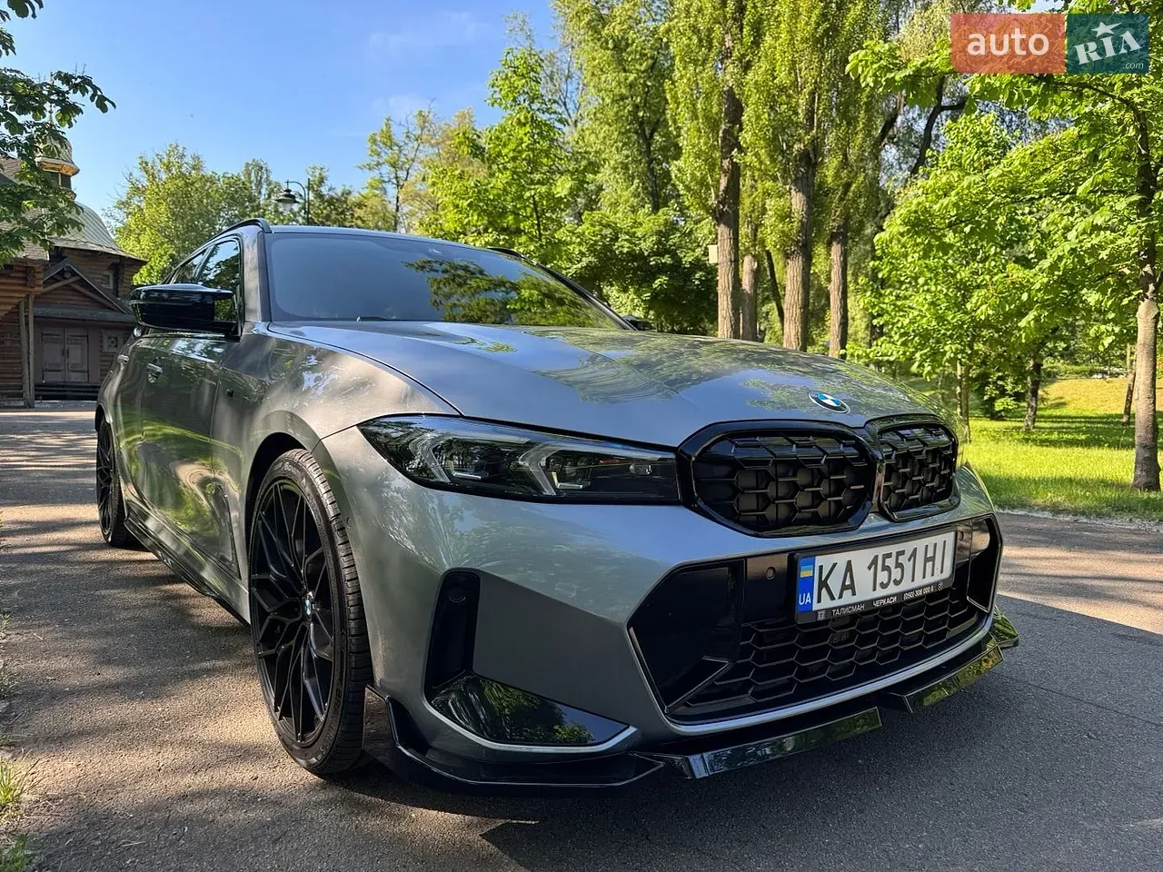 BMW 3 Series 2024 photo 4