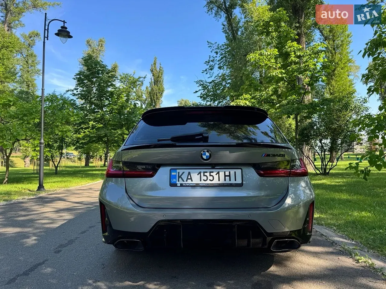 BMW 3 Series 2024 photo 3