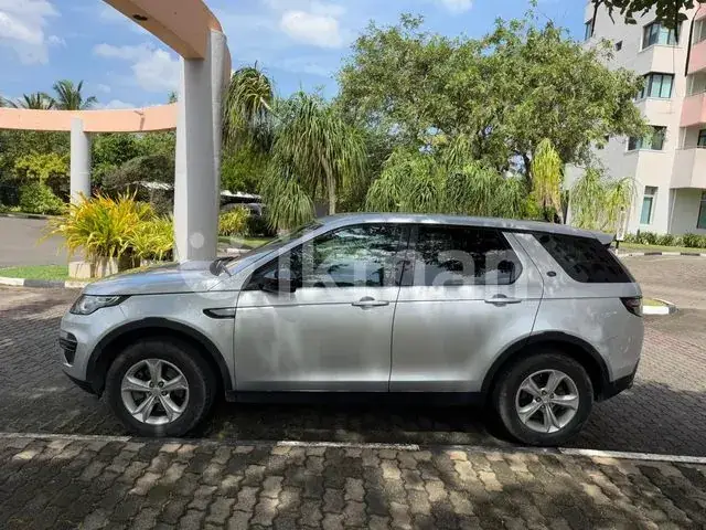 Land Rover Discovery Sport 2016 photo 2