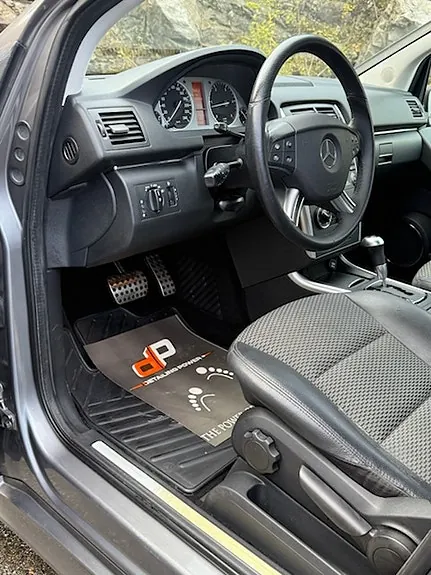 Mercedes-Benz B180 D 2010 photo 2