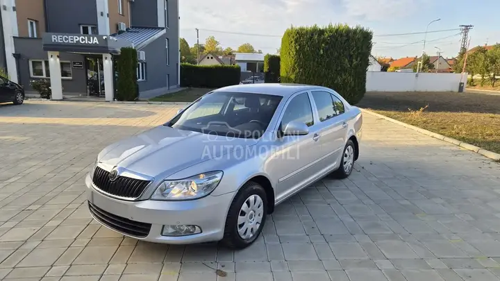 Skoda Octavia 2011 photo 2