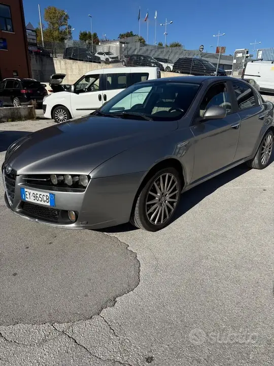 Alfa Romeo 159 2008 photo 3