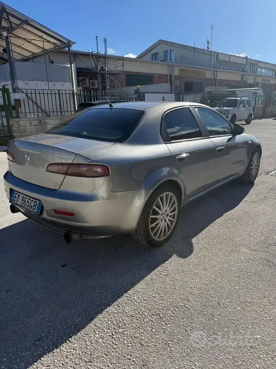 Alfa Romeo 159 2008 photo 5