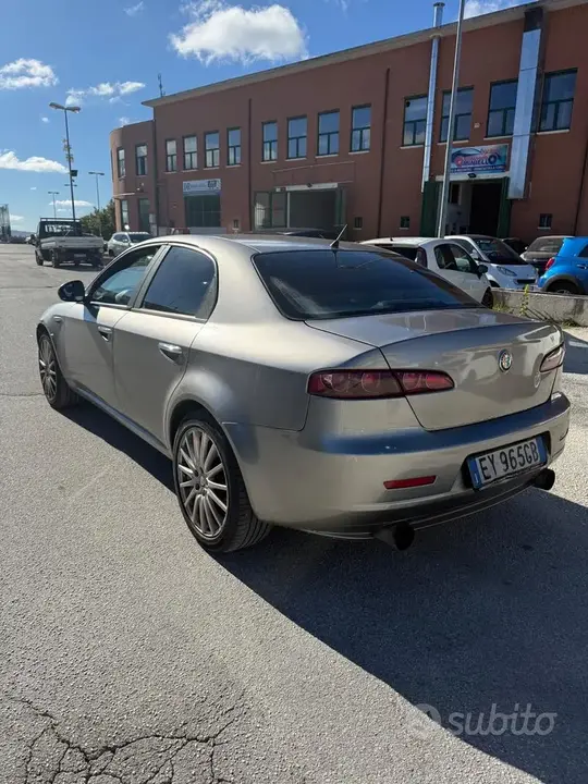 Alfa Romeo 159 2008 photo 4