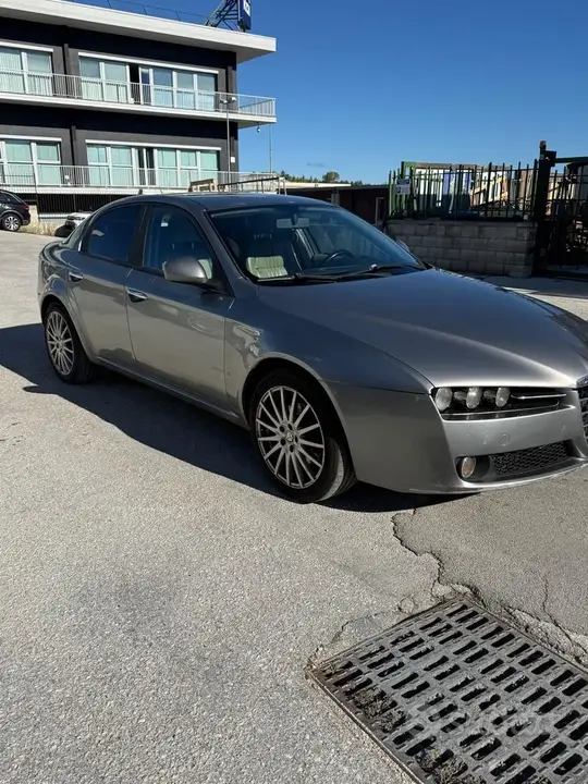 Alfa Romeo 159 2008 photo 2