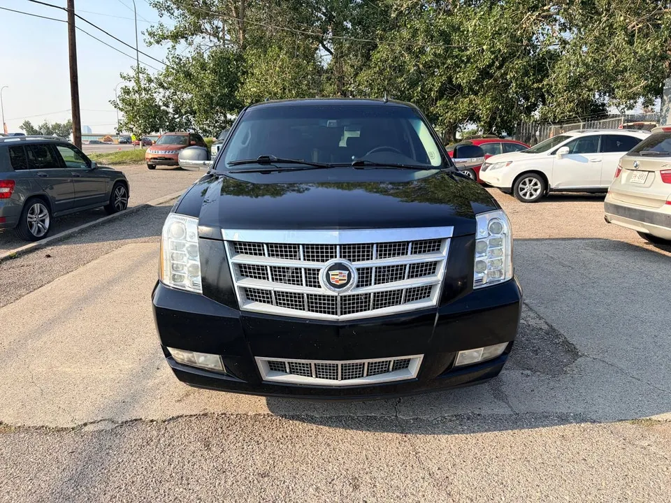 Cadillac Escalade 2013 photo 2