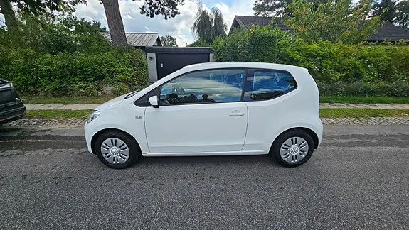 Volkswagen Up 2013 photo 2