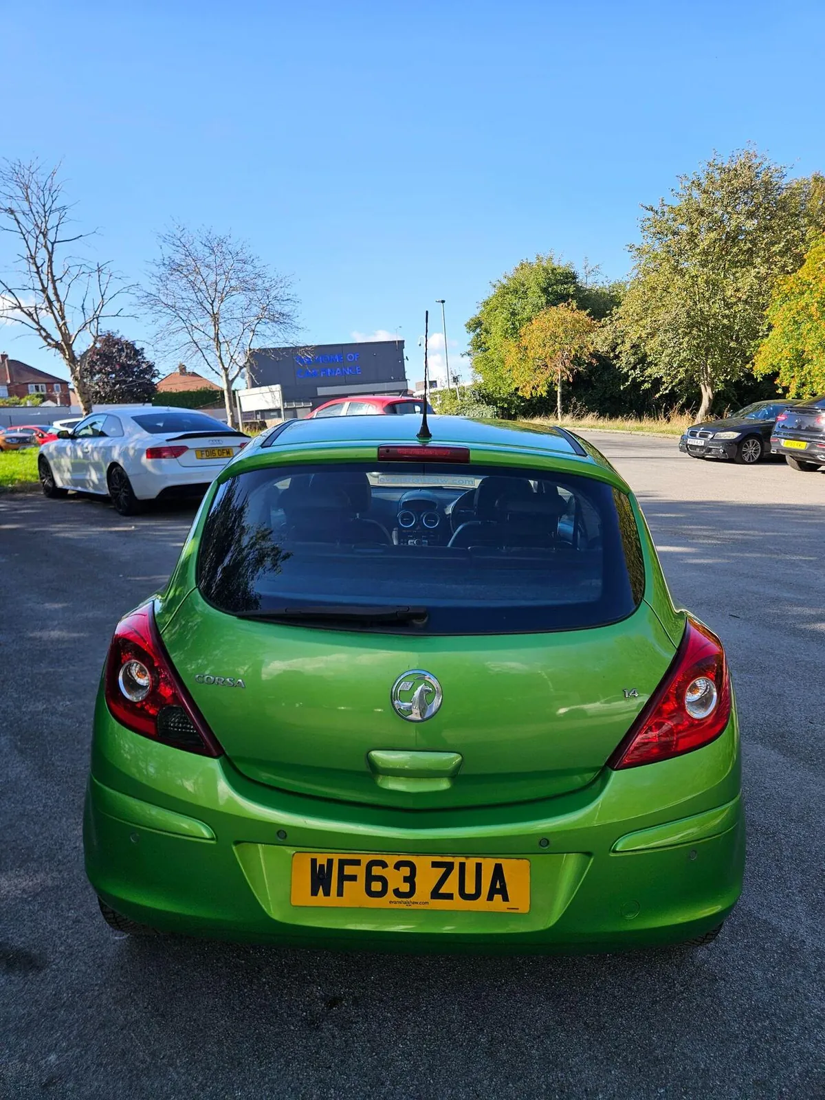 Vauxhall Corsa 2013 photo 2