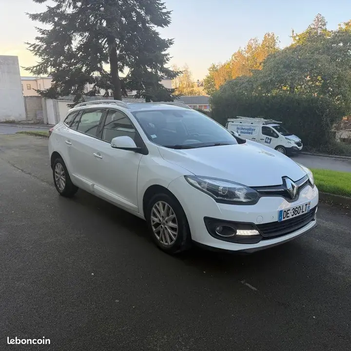 Renault Megane 2014 photo 2