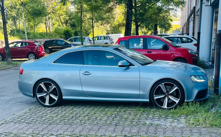 Audi Rs5 2011 photo 2