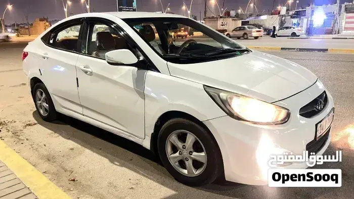 Hyundai Accent 2013 photo 3