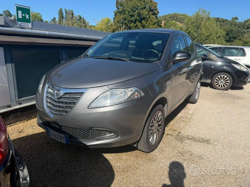 Lancia Ypsilon
