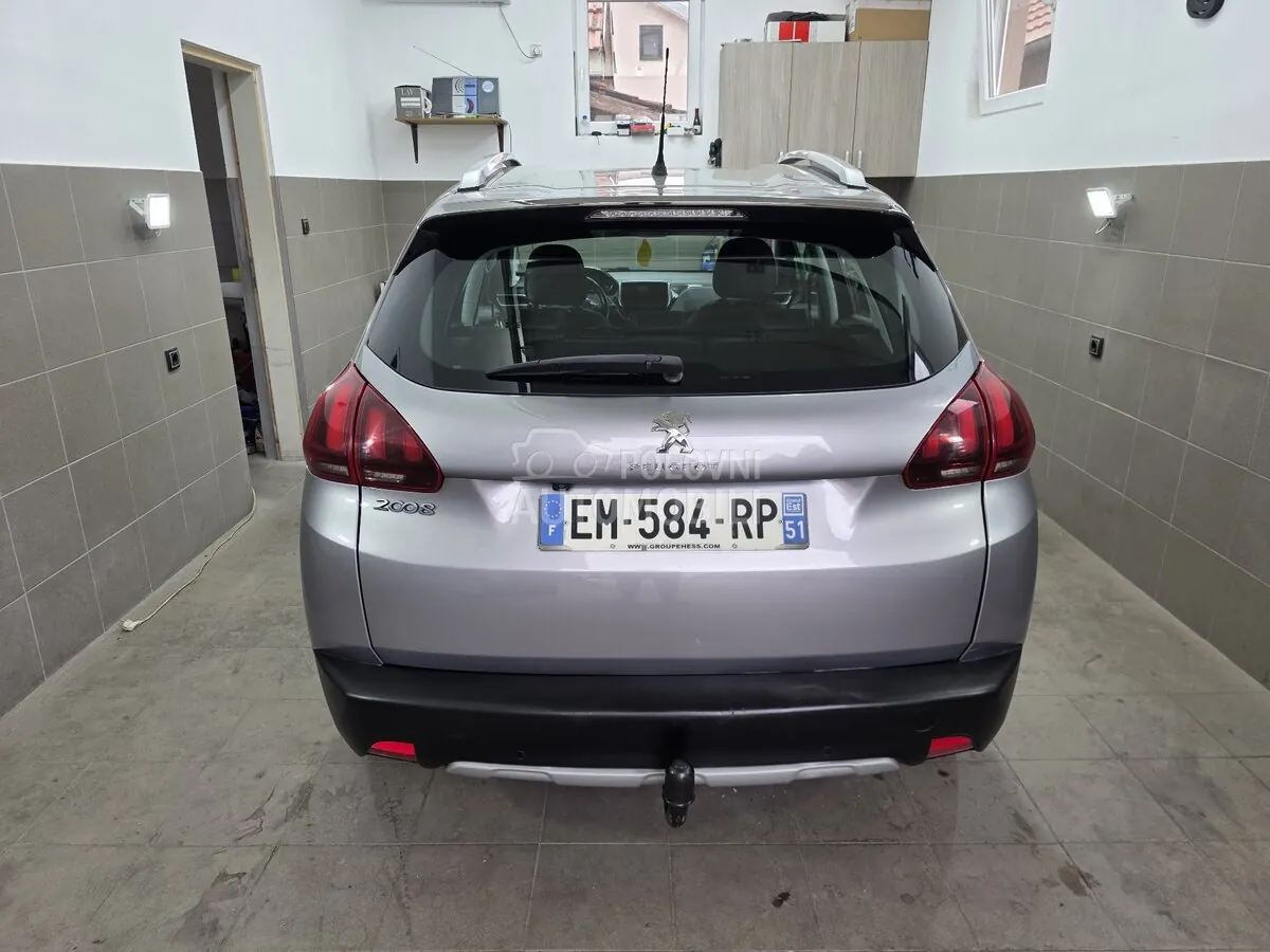 Peugeot 2008 2017 photo 5