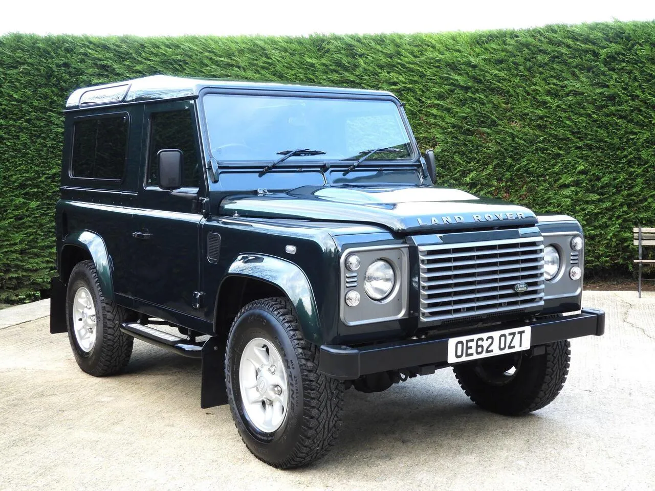 Land Rover Defender 90