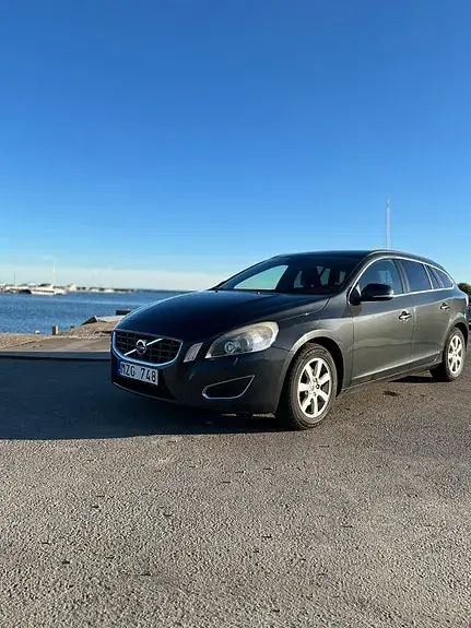Volvo V60 2013 photo 2