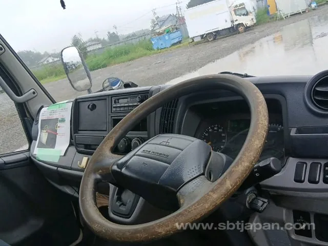 Mitsubishi Canter 2011 photo 4