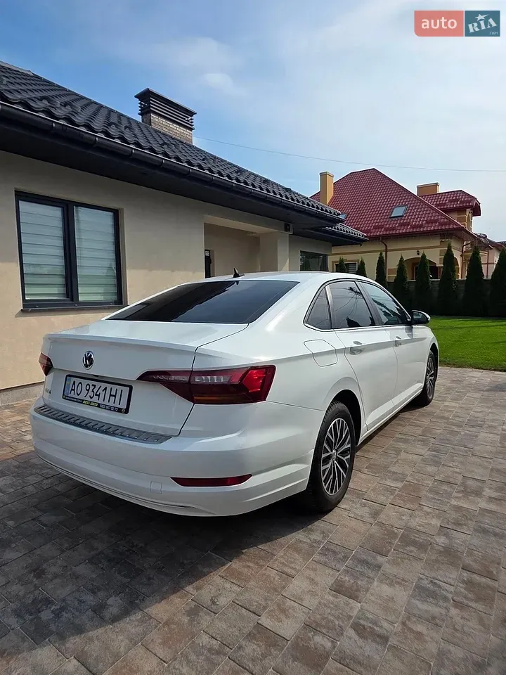 Volkswagen Jetta 2019 photo 5