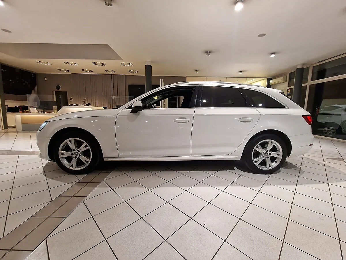 Audi A4 2017 photo 2