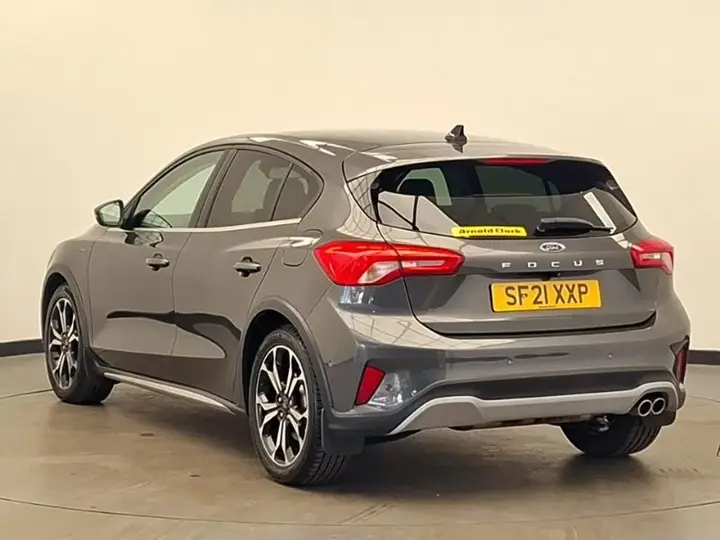 Ford Focus 2021 photo 2