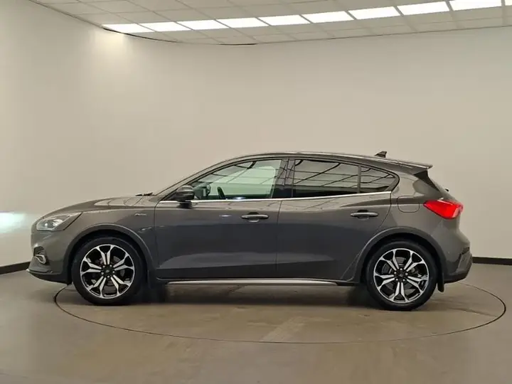 Ford Focus 2021 photo 4