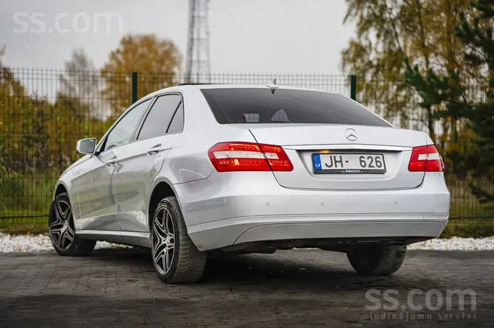Mercedes-Benz E 220 2011 photo 4