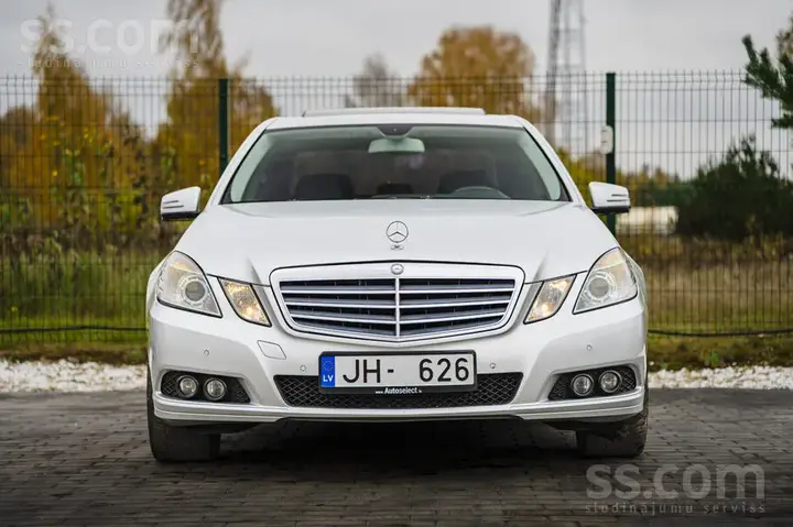 Mercedes-Benz E 220 2011 photo 2