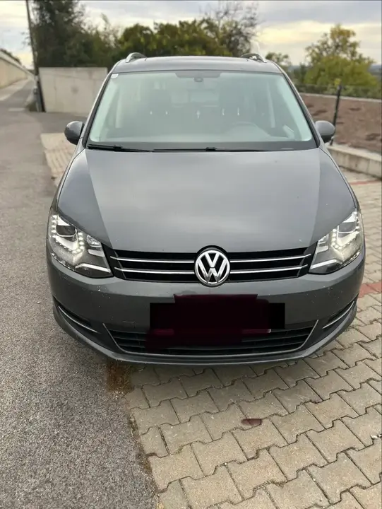 Volkswagen Sharan 2012 photo 2