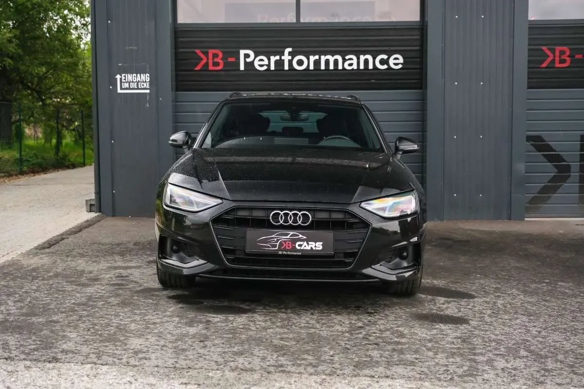 Audi A4 2021 photo 2