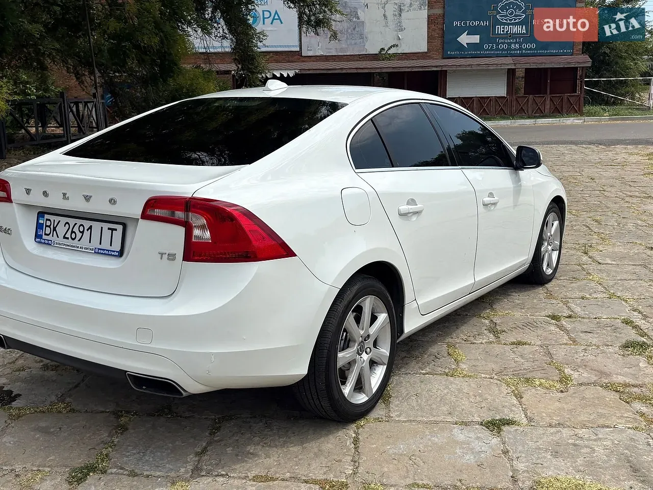 Volvo S60 2015 photo 4