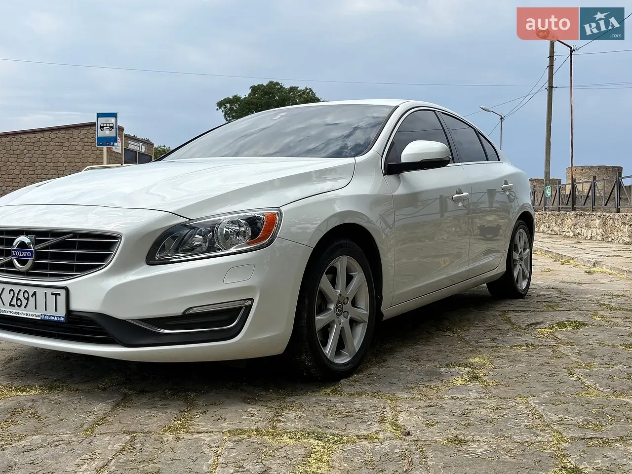 Volvo S60 2015 photo 2