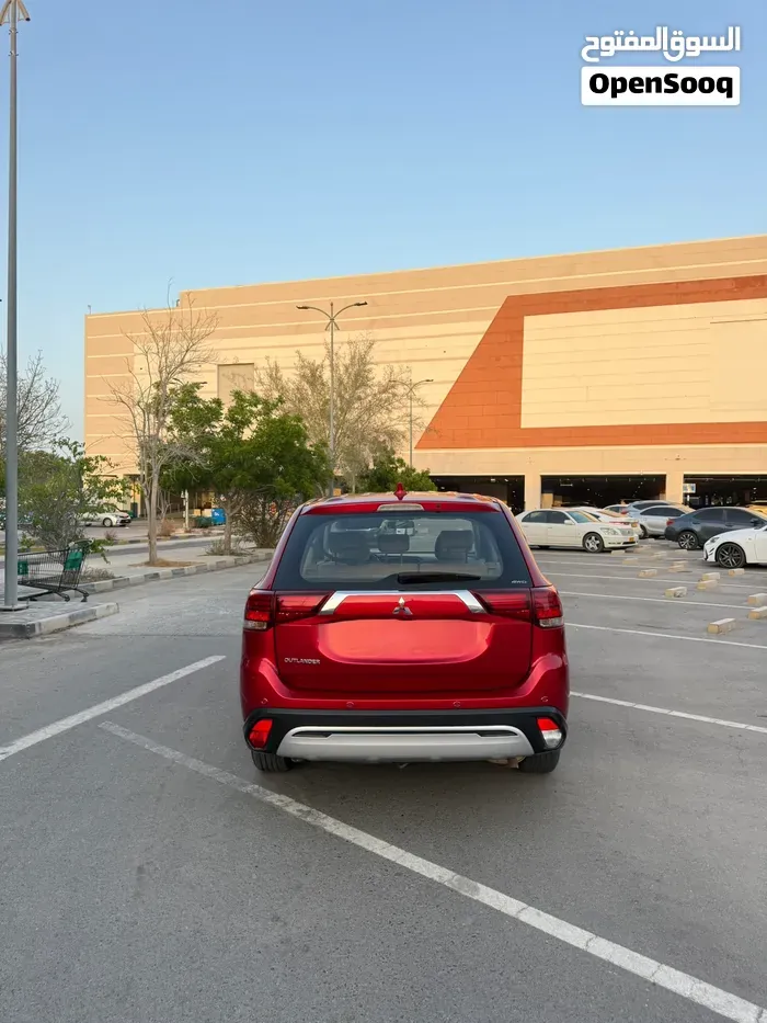 Mitsubishi Outlander 2023 photo 3