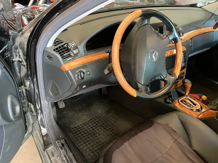 Mercedes-Benz S-Class 2005 photo 3