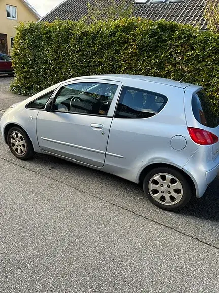 Mitsubishi Colt 2006 photo 2
