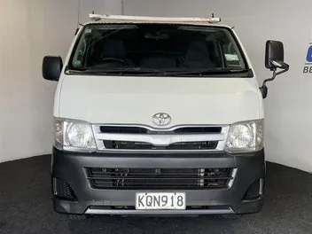 Toyota Hiace 2012 photo 3