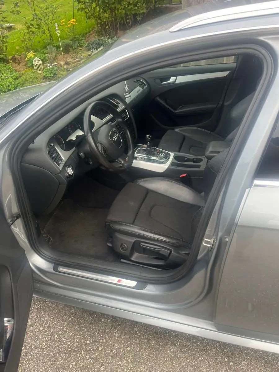 Audi A4 2010 photo 3