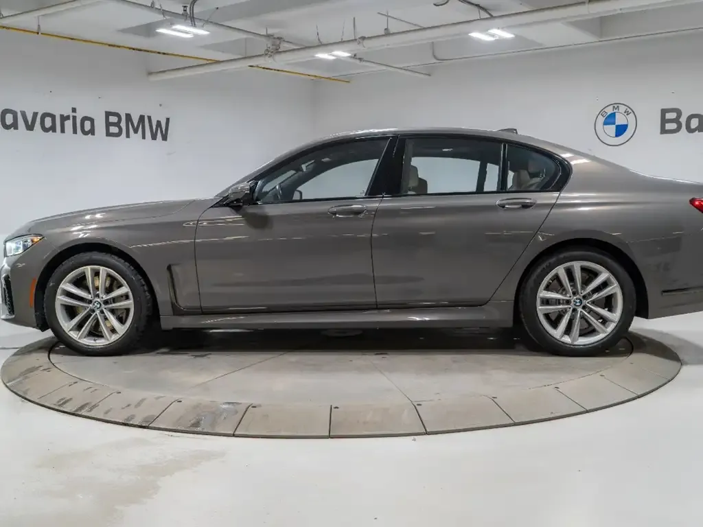 BMW 7 Series 2020 photo 2
