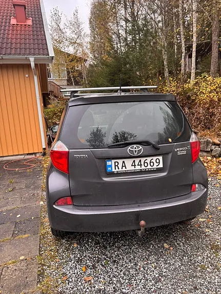 Toyota Verso-S 2013 photo 4