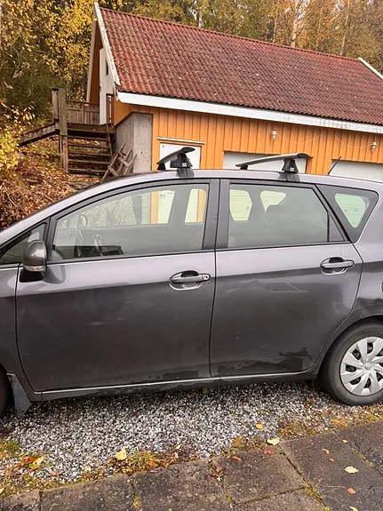 Toyota Verso-S 2013 photo 3