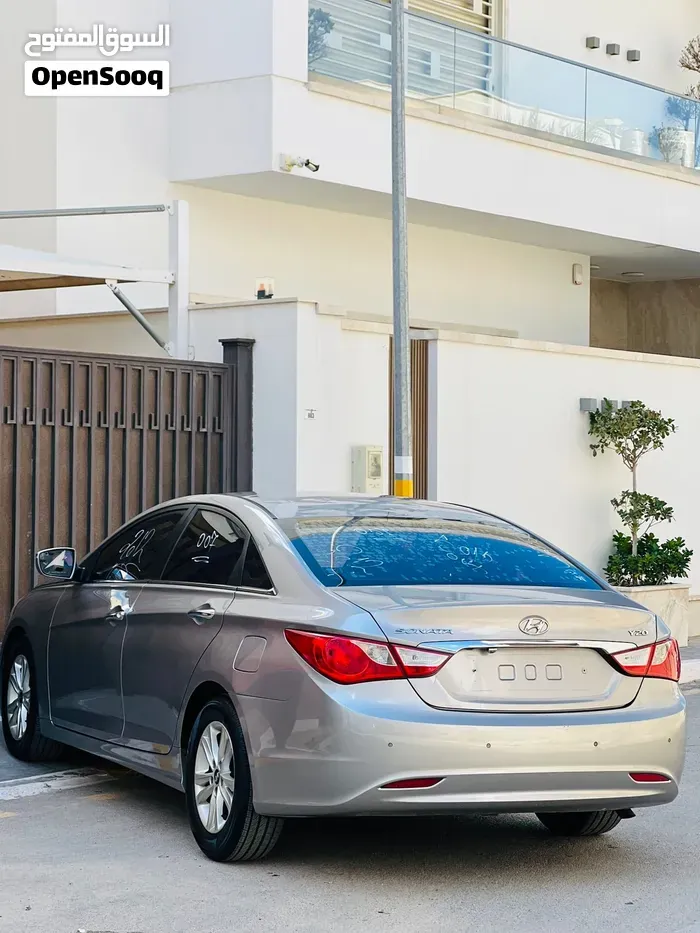 Hyundai Sonata 2012 photo 2