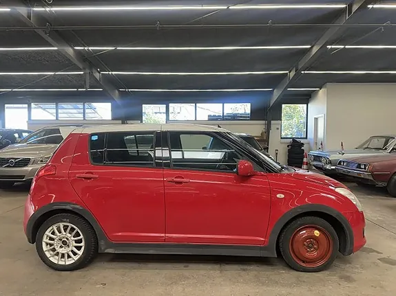 Suzuki Swift 2010 photo 4