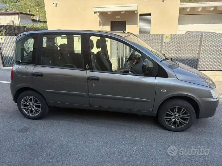 Fiat Multipla 2010 photo 2