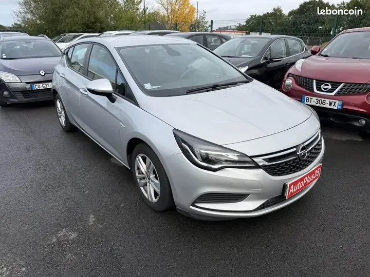 Opel Astra 2017 photo 2
