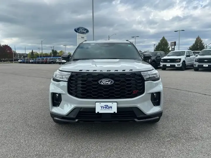 Ford Explorer 2027 photo 2