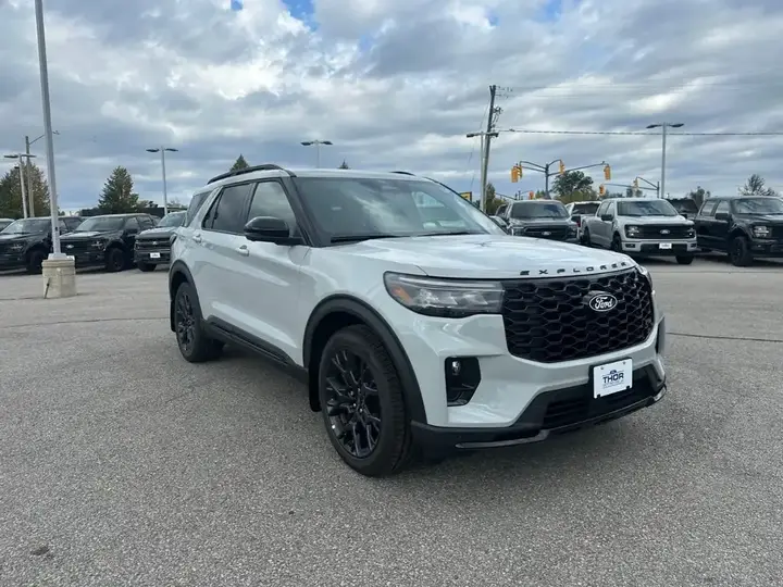 Ford Explorer 2027 photo 3