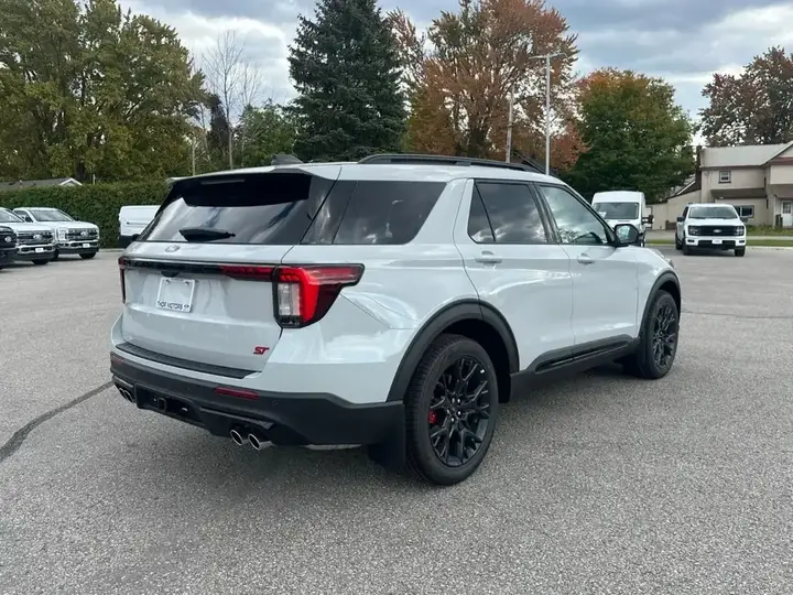 Ford Explorer 2027 photo 5