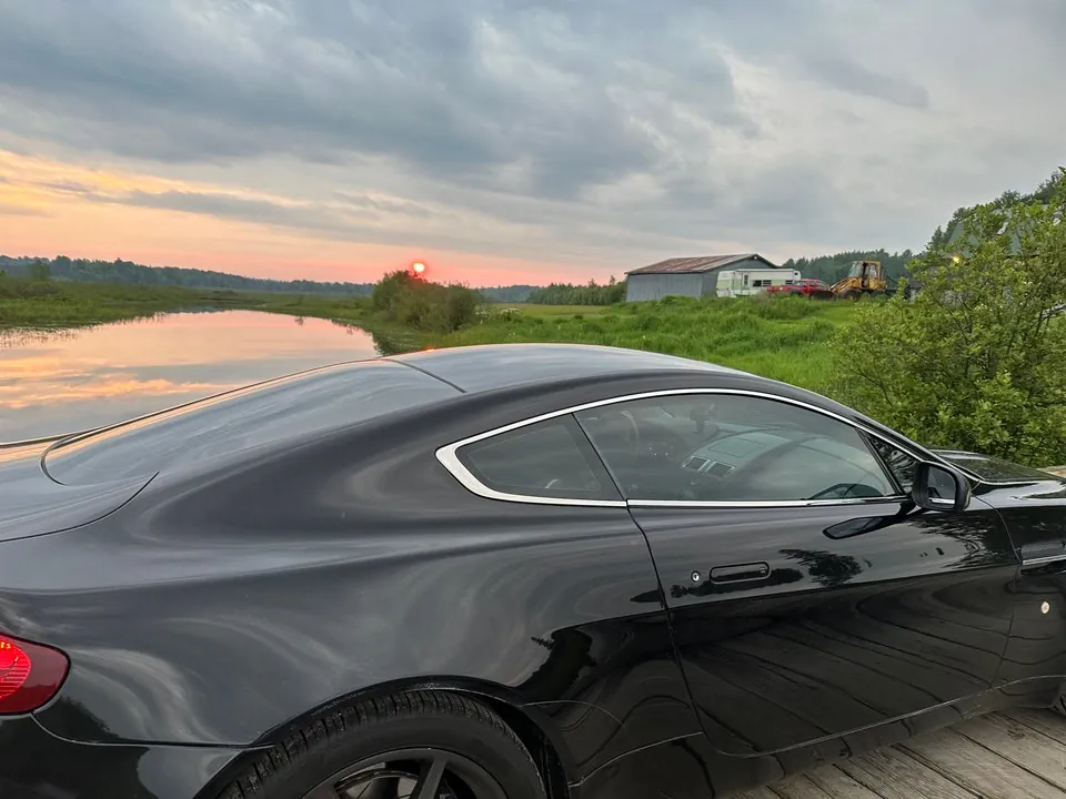 Aston Martin Vantage 2008 photo 2