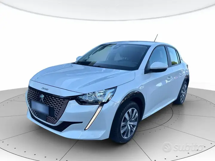 Peugeot E-208